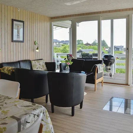 Three-bedroom Holiday In Nyaraló Lemvig