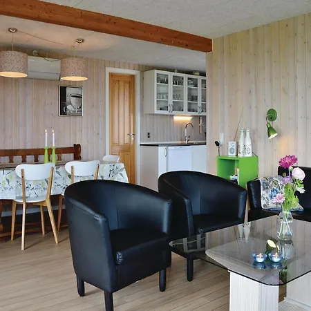 Three-bedroom Holiday In * Lemvig